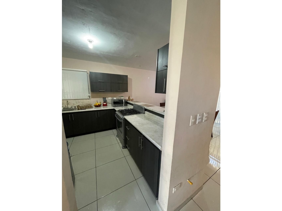 CASA EN RENTA EN PRIVADAS BORNEO EN APODACA AMUEBLADA Y ALBERCA — foto 4