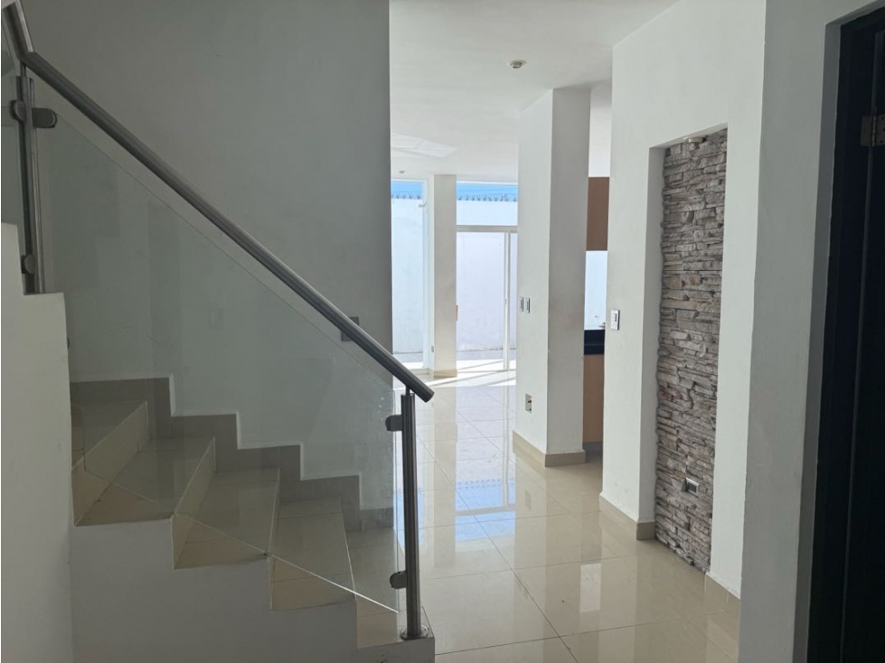 CASA EN RENTA EN PRIVADAS DE ANAHUAC IRLANDÉS EQUIPADA FRENTE PARQUE — foto 6