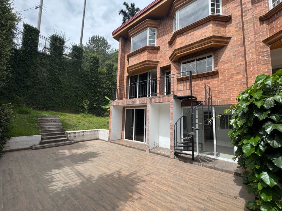 Casa en renta envigado sector el escobero