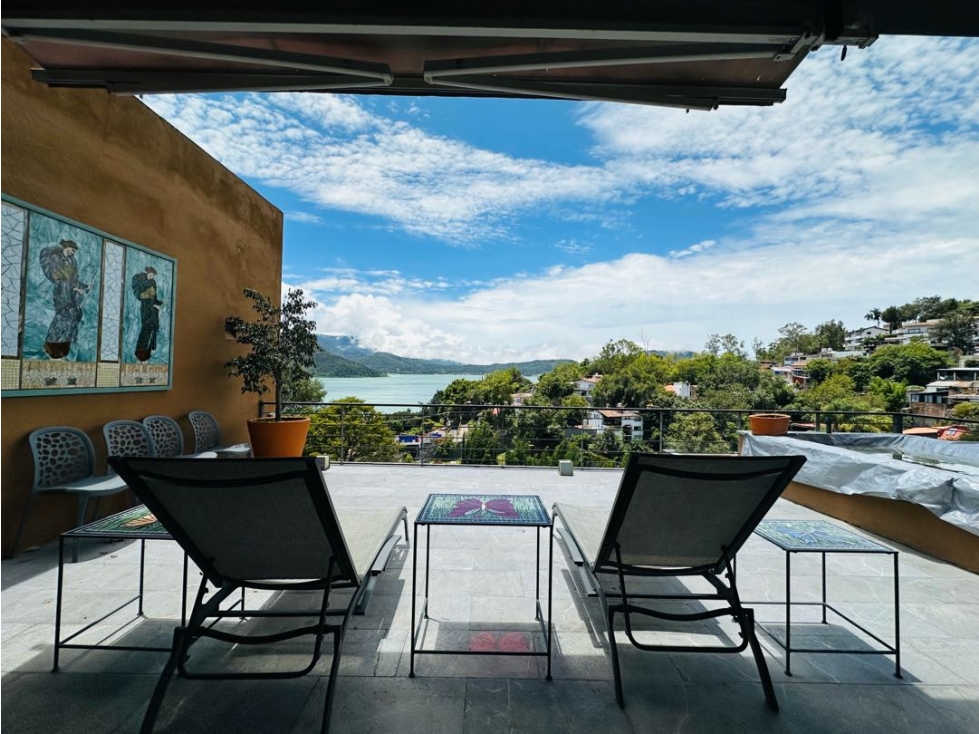 CASA EN RENTA I CONDOMINIO I VISTA AL LAGO I JACUZZI I VALLE DE BRAVO