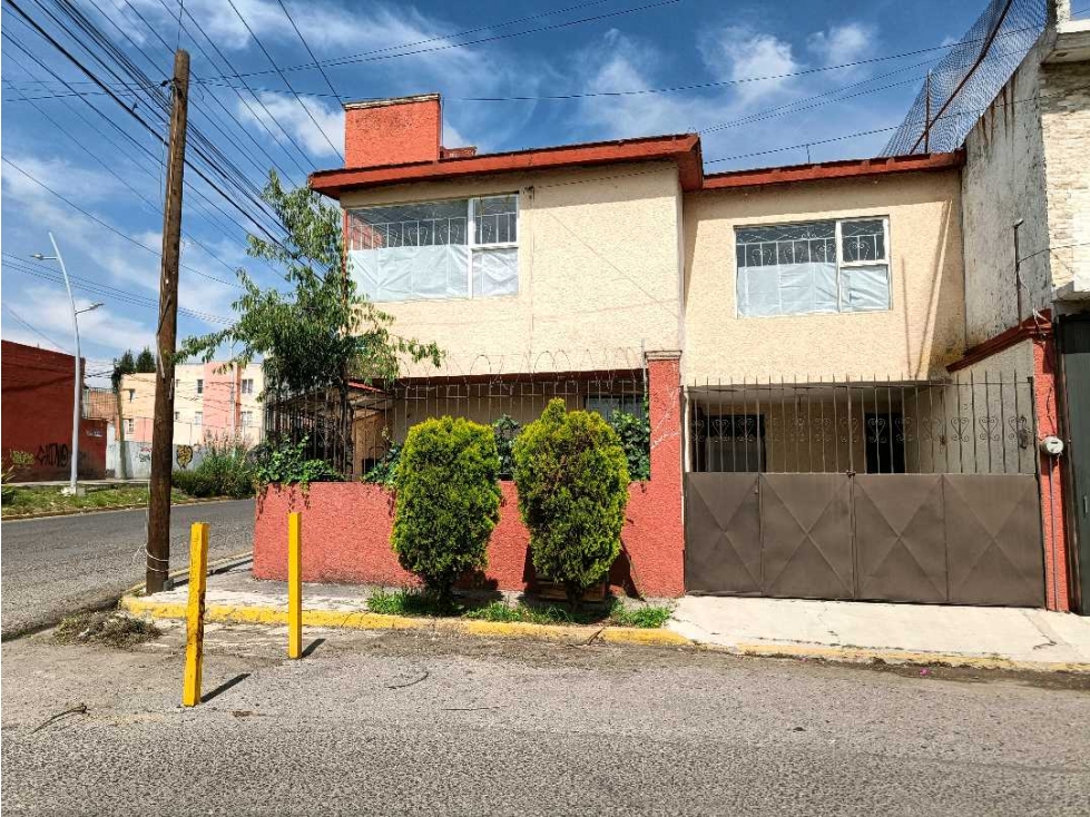Casa en renta Col. Luisa Isabel Campos/Jimenez Cantu en Metepec - 2