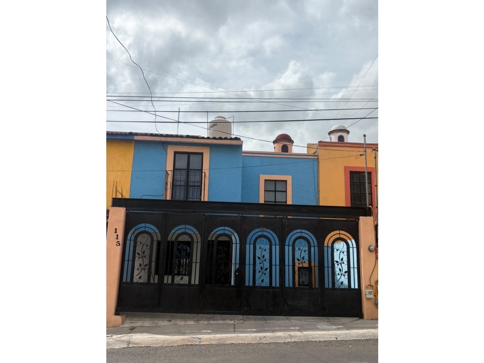 CASA EN RENTA PLAZAS DEL SOL - 1