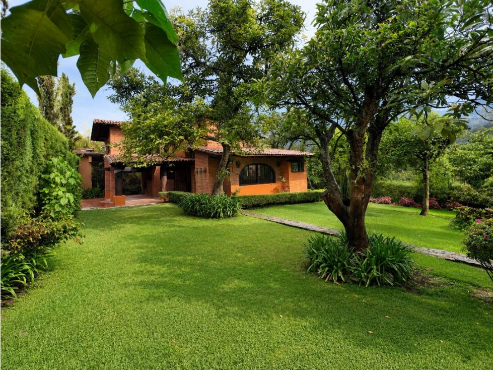CASA EN RENTA SIN MUEBLES Y CON AMPLIO JARDIN | CASAS VIEJAS - 1