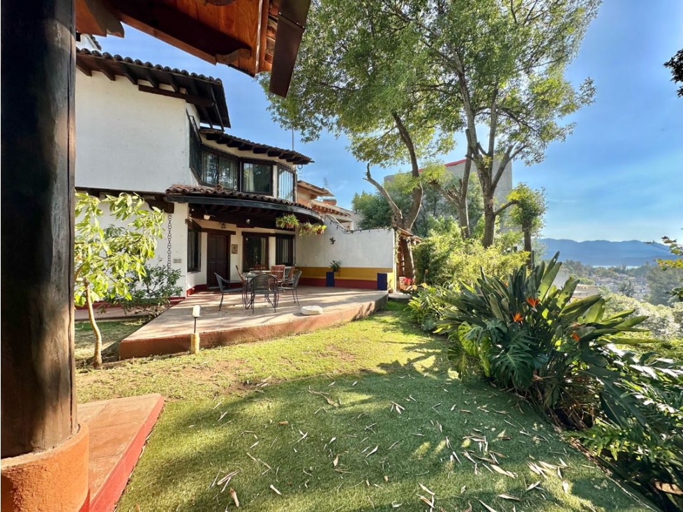 CASA EN RENTA | VISTA PARCIAL AL LAGO | VALLE DE BRAVO