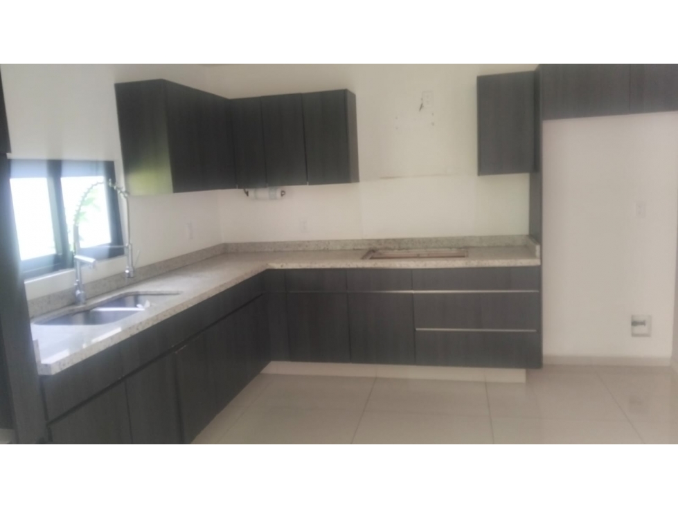 Casa en Residencial Lago Esmeralda | Posesión Inmediata — foto 2