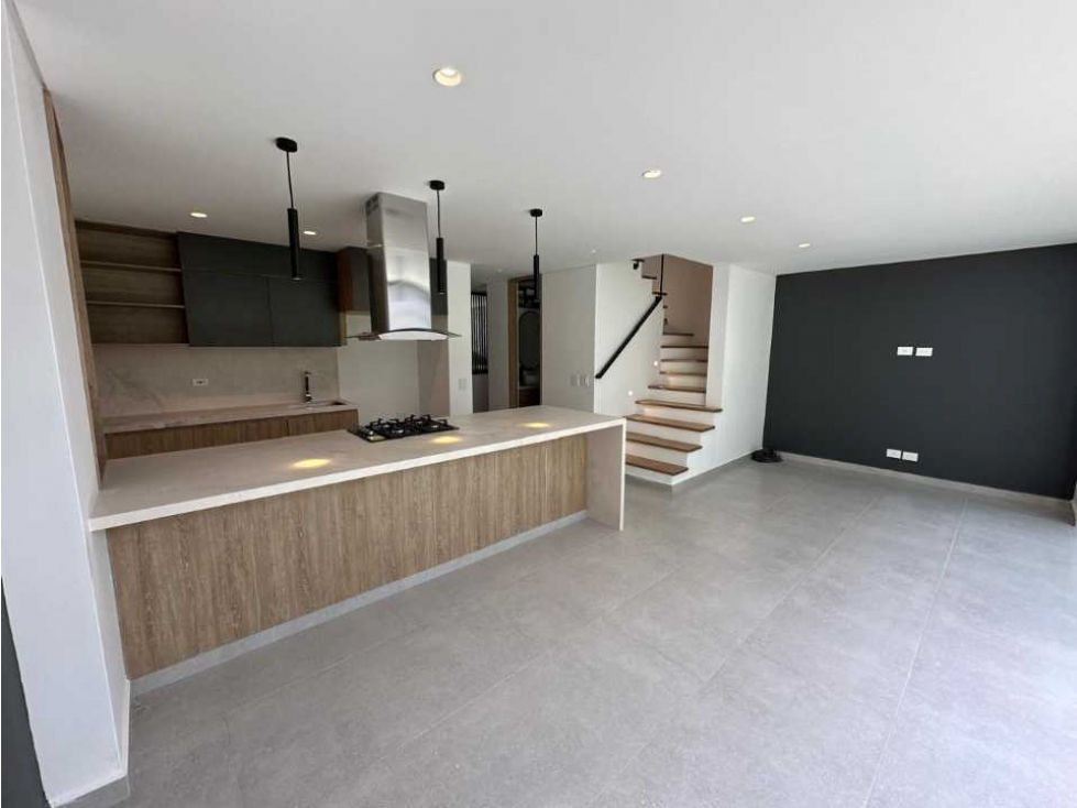CASA EN RIONEGRO A 7 MINUTOS MALL JARDINES — foto 3