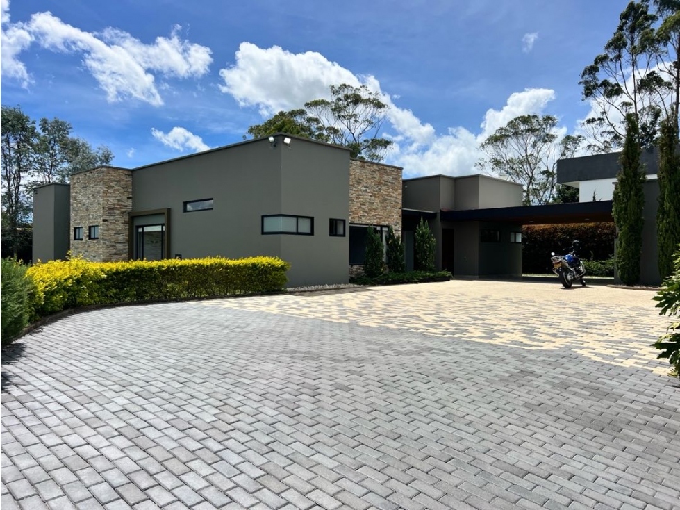 Casa en Rionegro Llanogrande -Milla de oro- unidad cerrada