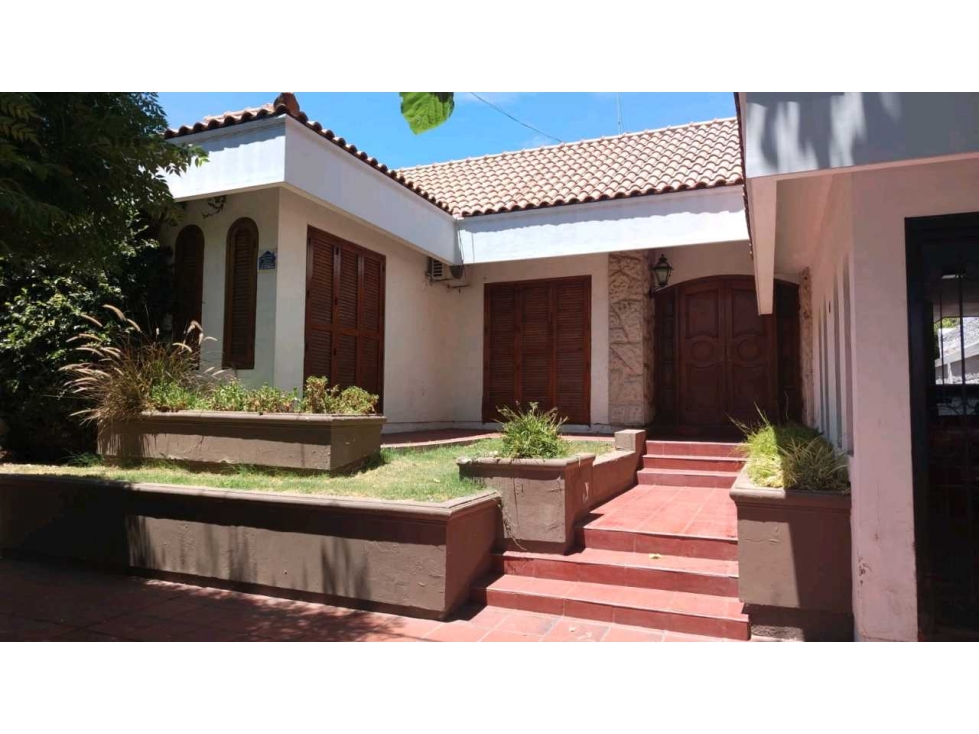VENTA DE HERMOSA CASA DE CATEGORÍA EN CENTRO DE SAN MARTÍN MENDOZA - 6
