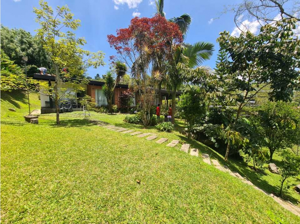 Casa en Loma del Escobero, Espaciosa y Moderna, con Vista a la Ciudad — foto 2