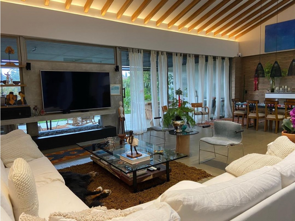 CASA EN UNIDAD CERRADA AL LADO DEL CLUB LLANOGRANDE — foto 2