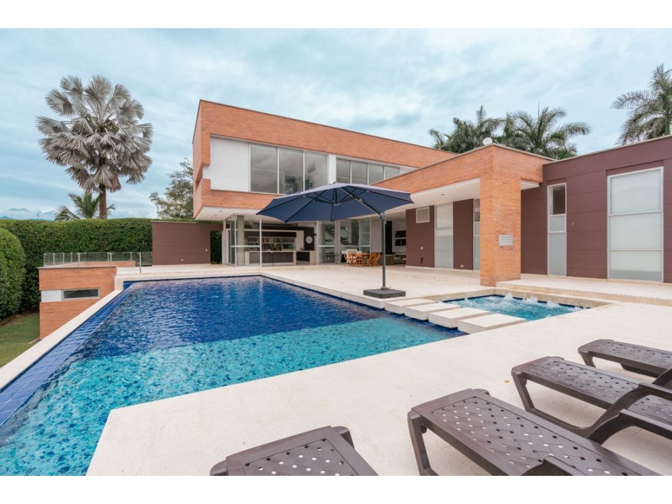 CASA EN UNIDAD CERRADA DE SAN JERÓNIMO
