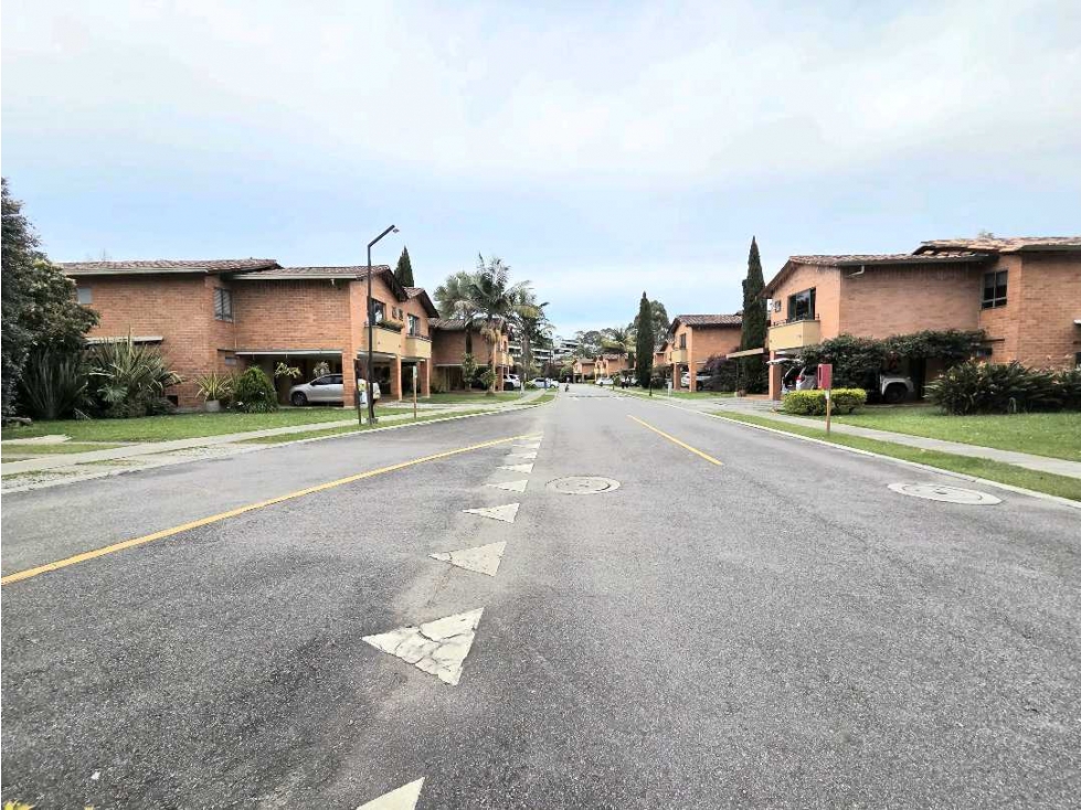 CASA EN UNIDAD CERRADA EL RETIRO - 1