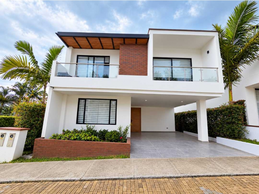 CASA EN UNIDAD CERRADA EL RETIRO