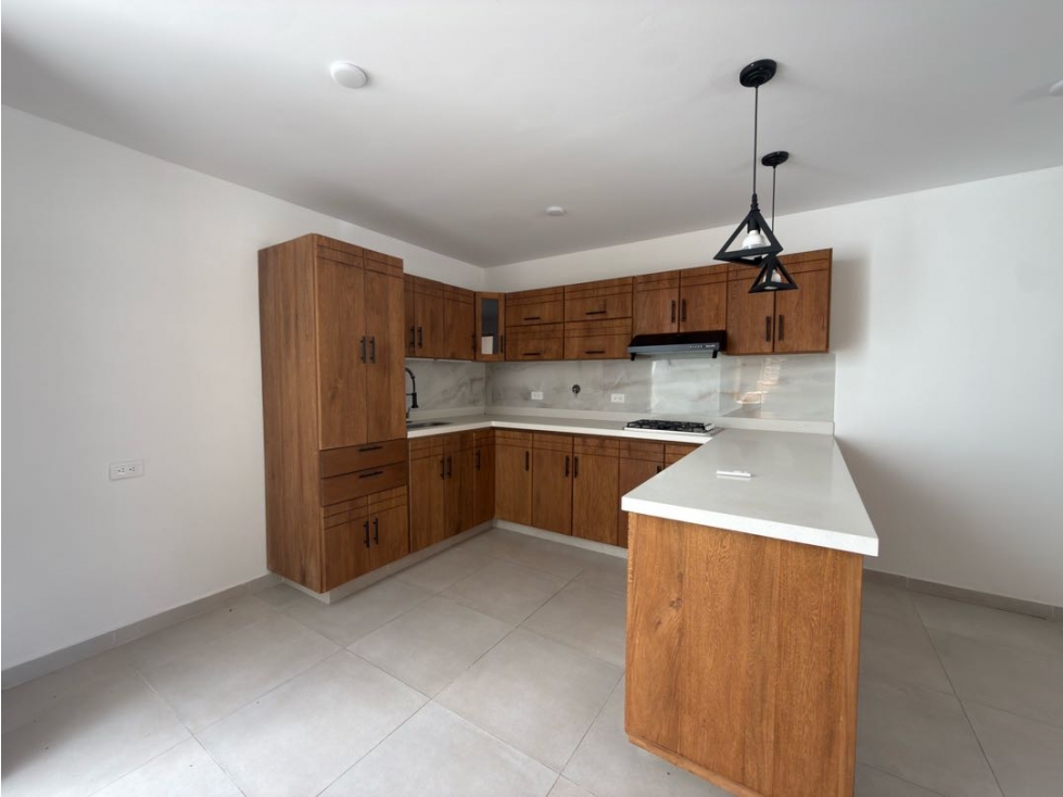 CASA EN UNIDAD CERRADA EN ARRIENDO o VENTA EN LA CEJA — foto 4