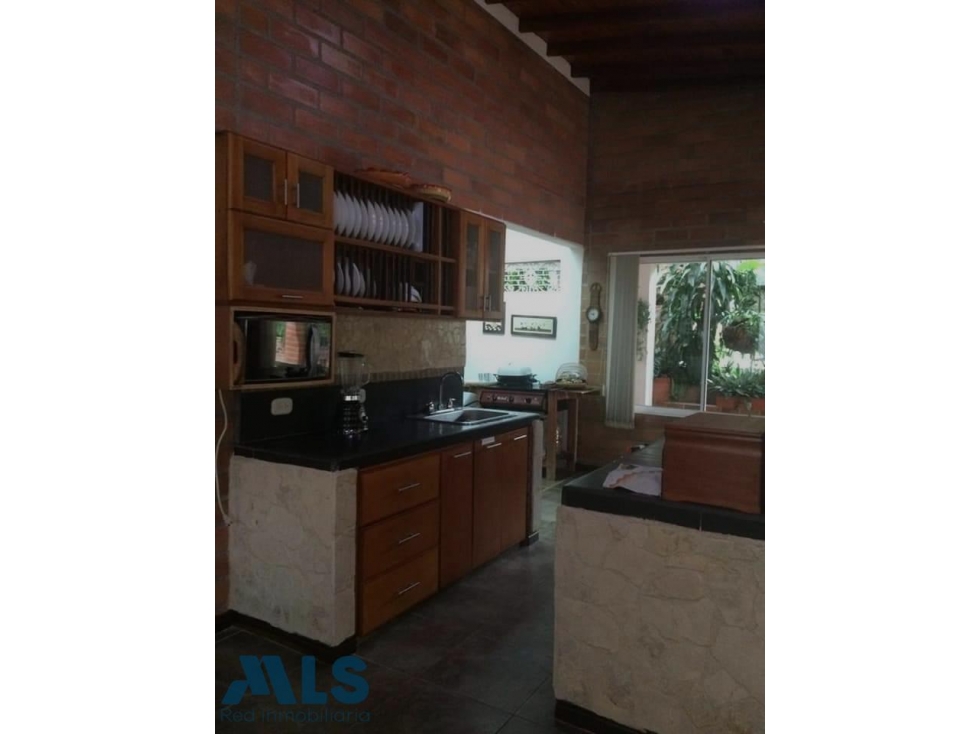 CASA EN UNIDAD CERRDADA CONDOMINIO(MLS#253140) - 2