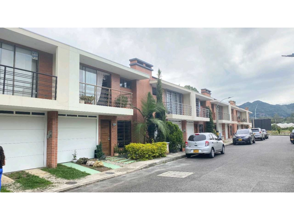 CASA EN UNIDAD RESIDENCIAL EN LA CEJA
