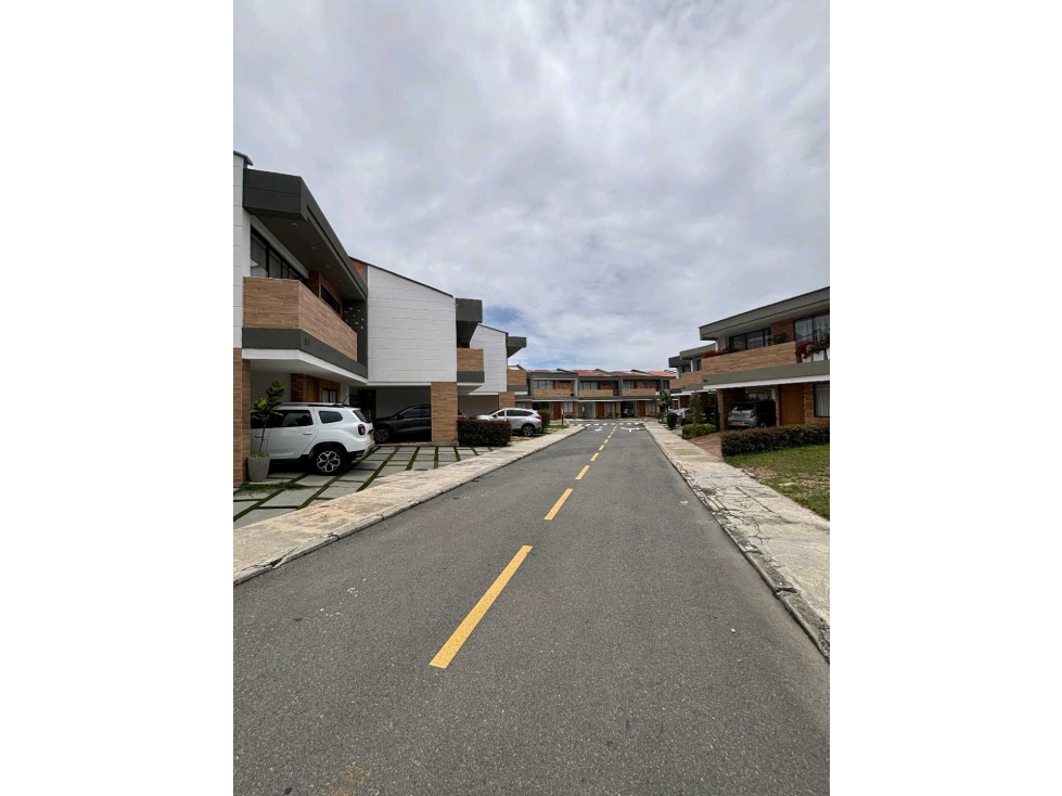 Casa en Urbanización cerrada a la venta — foto 3