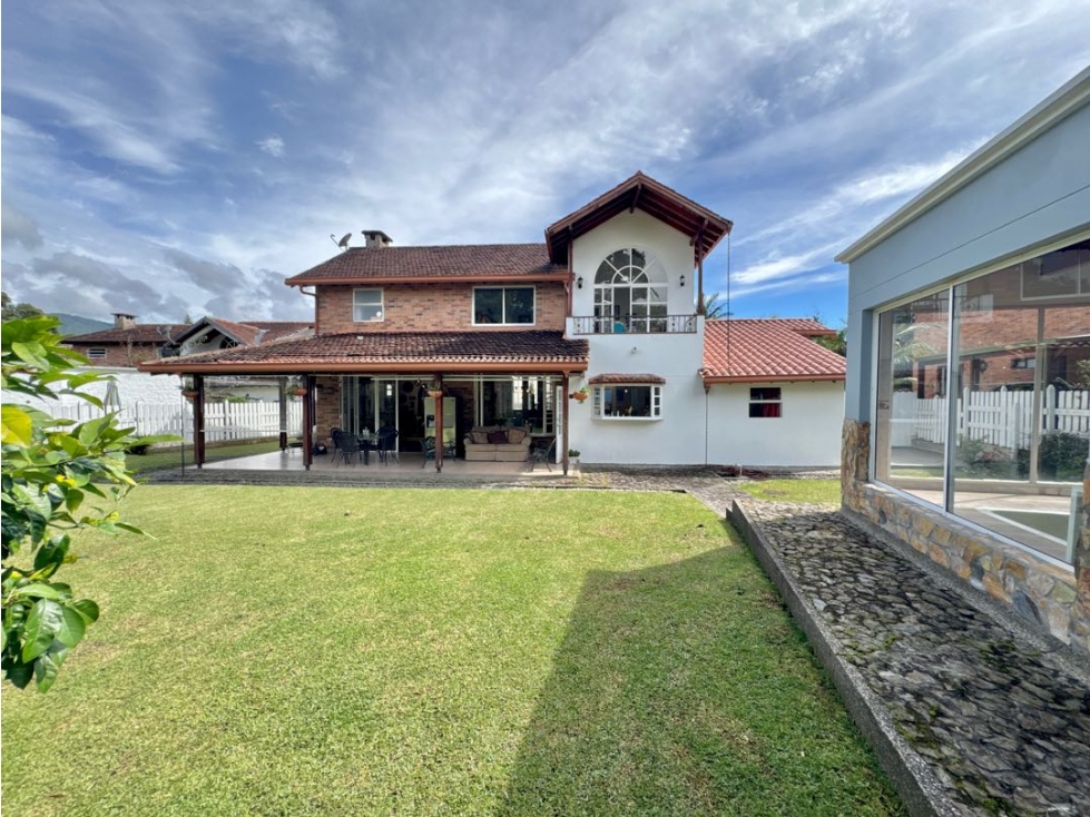 Casa en urbanización cerrada - El Retiro — foto 3