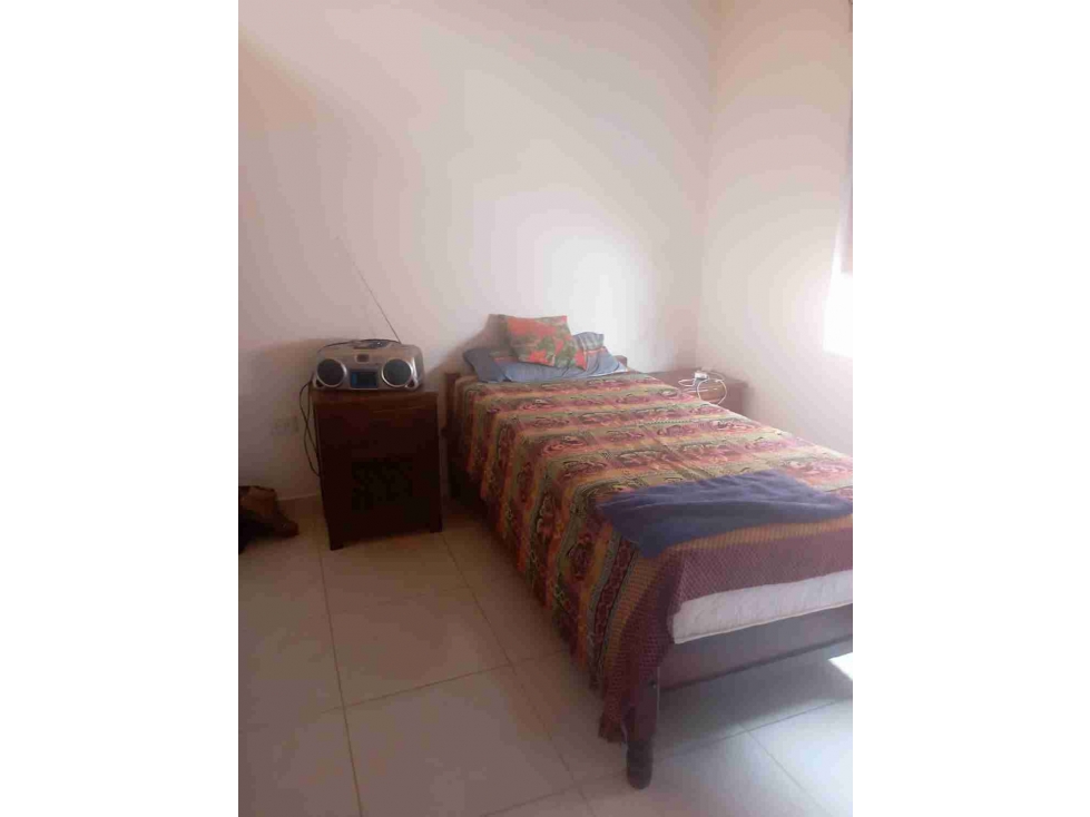 CASA DE TRES NIVELES EN URBANIZACIÓN LOS LLANOS RIONEGRO — foto 3