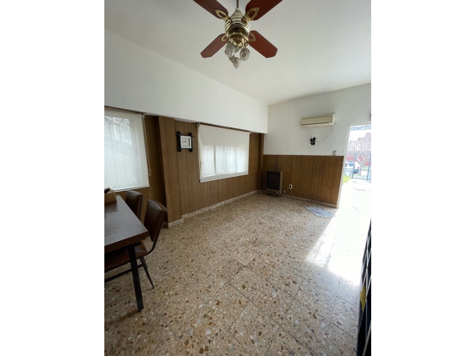 Casa en venta a refaccionar EN OPORTUNIDAD - 2