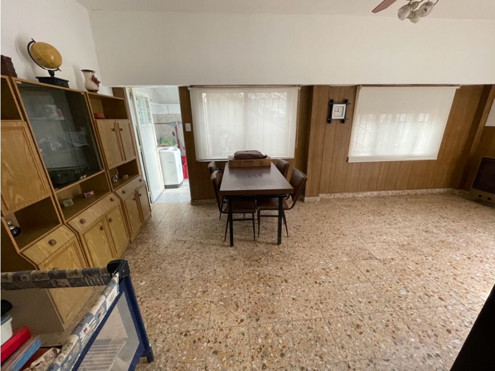 Casa en venta a refaccionar EN OPORTUNIDAD - 4
