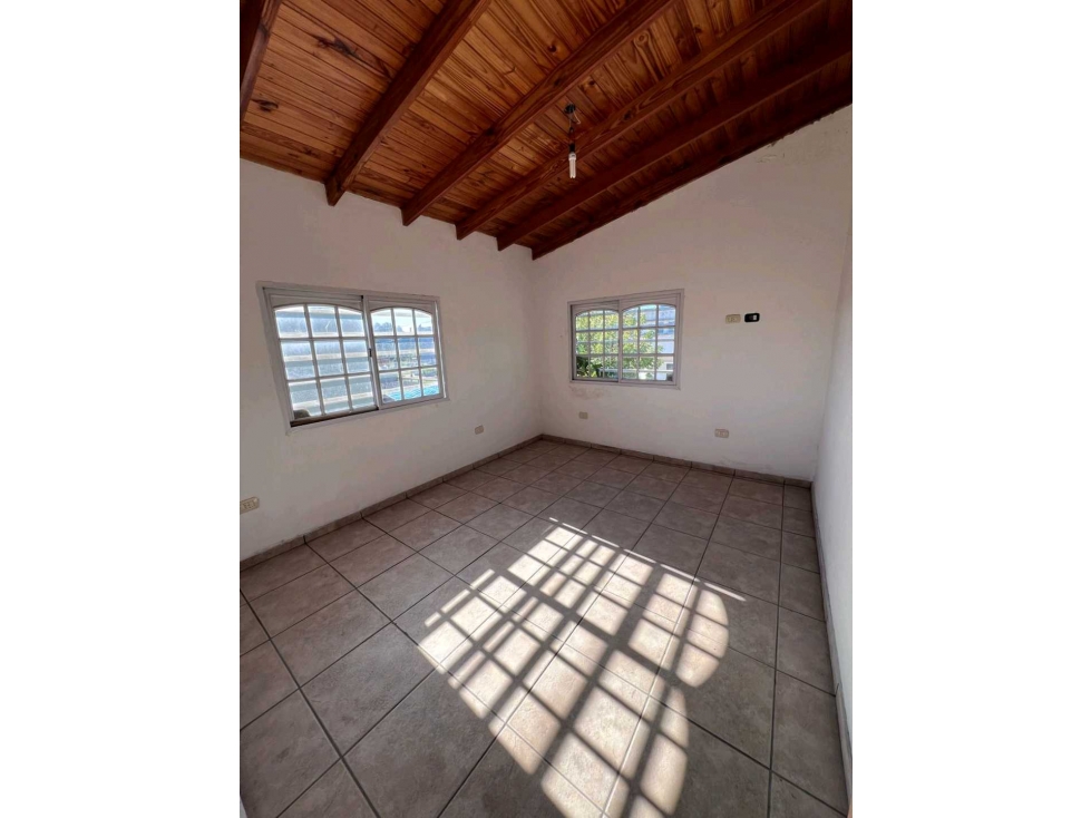 Calle 213 e 40 y 41 - Casa en Venta - 5