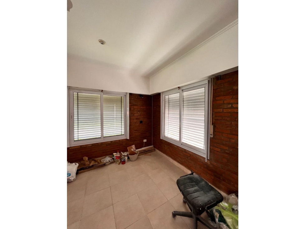 Casa en VENTA 4 ambientes FRENTE A LA PLAZOLETA — foto 5