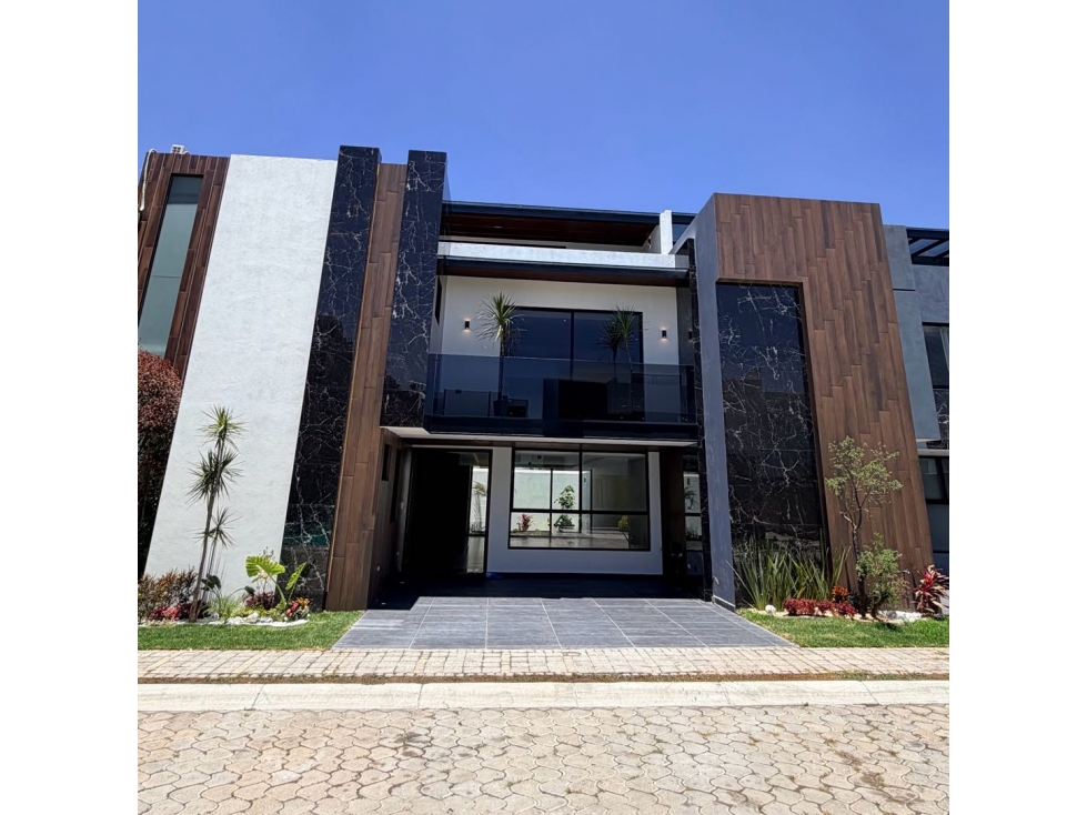 Casa en venta a estrenar con 5 recámaras en Lomas de Angelopolis