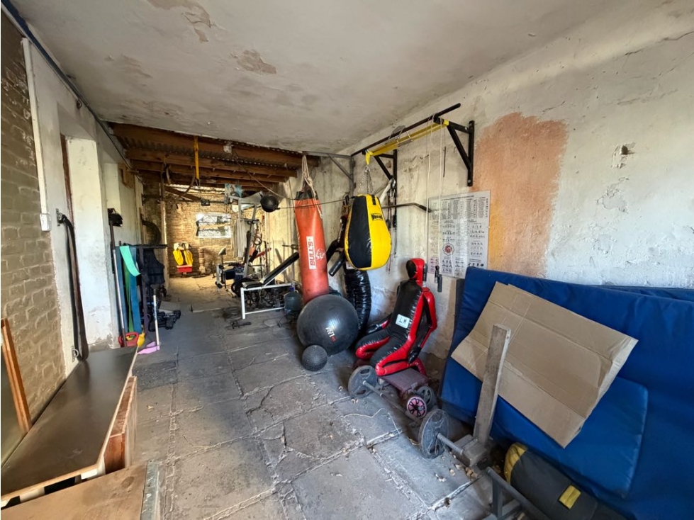Casa en venta a refaccionar en barrio Dalmine viejo - 2