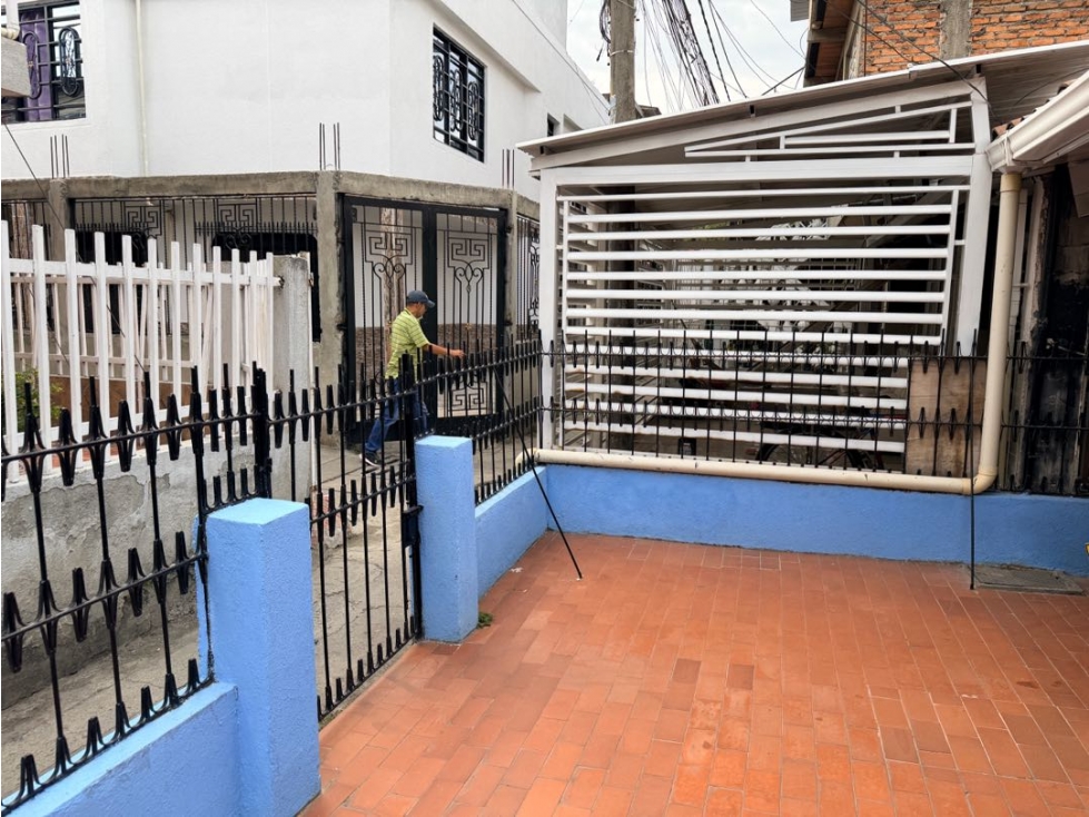 CASA EN VENTA AL NORTE DE LA CIUDAD DE CALI BARRIO LA RIVERA — foto 2