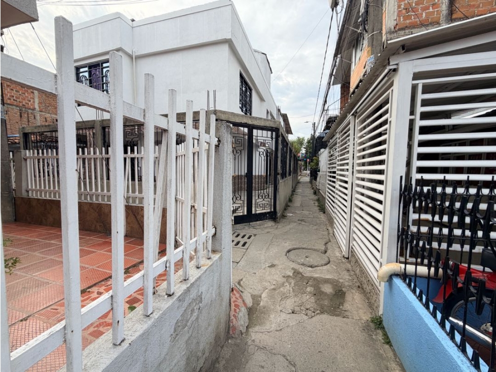 CASA EN VENTA AL NORTE DE LA CIUDAD DE CALI BARRIO LA RIVERA — foto 4