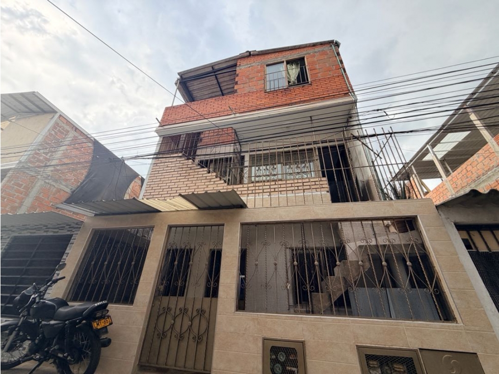 CASA EN VENTA AL ORIENTE DE CALI CIUDAD CORDOBA