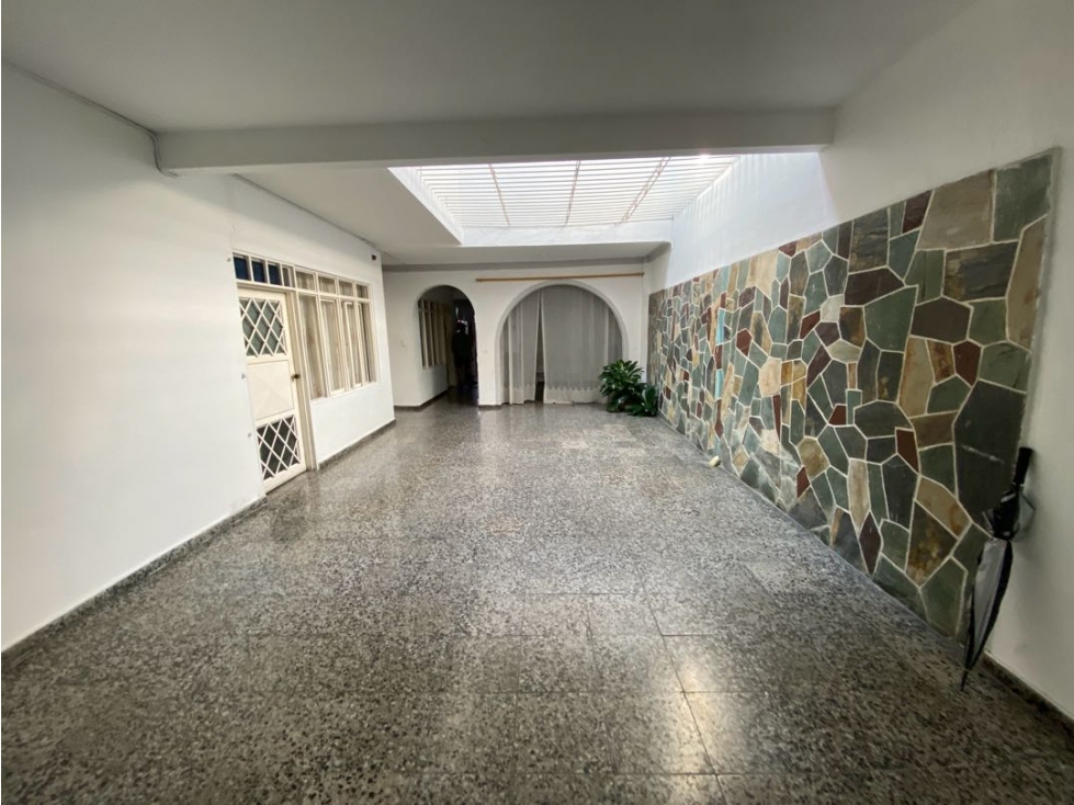 CASA EN VENTA AL SUR DE LA CIUDAD DE CALI BARRIO CRISTOBAL COLON — foto 2