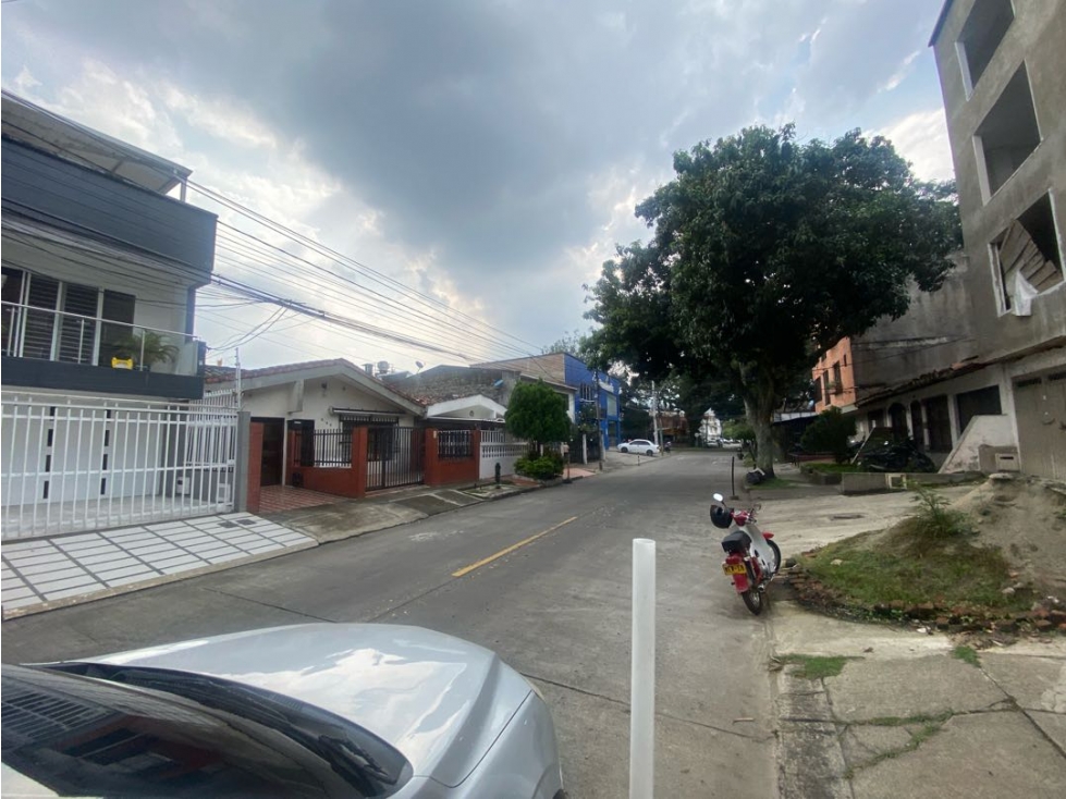CASA EN VENTA AL SUR DE LA CIUDAD DE CALI BARRIO EL LIMONAR — foto 2