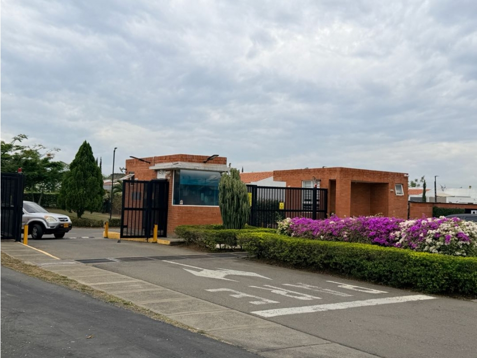 CASA EN VENTA AL SUR HACIENDA EL CASTILLO CR SAMANES JAMUNDI
