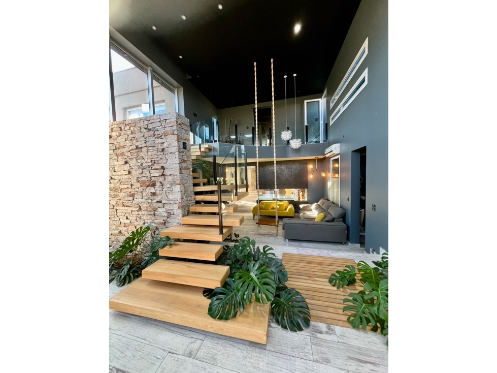 Casa en Alquiler 430 m2 Barrio La Bastilla - 3