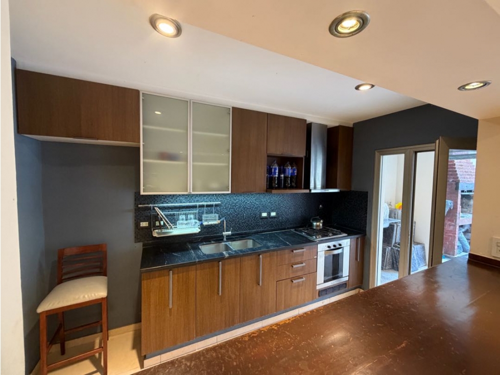 CASA EN VENTA AMPLIA, MODERNA Y FUNCIONAL España 1106 — foto 2