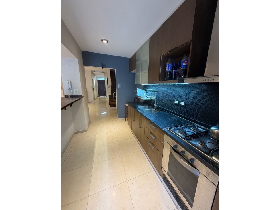 CASA EN VENTA AMPLIA, MODERNA Y FUNCIONAL España 1106 — foto 5