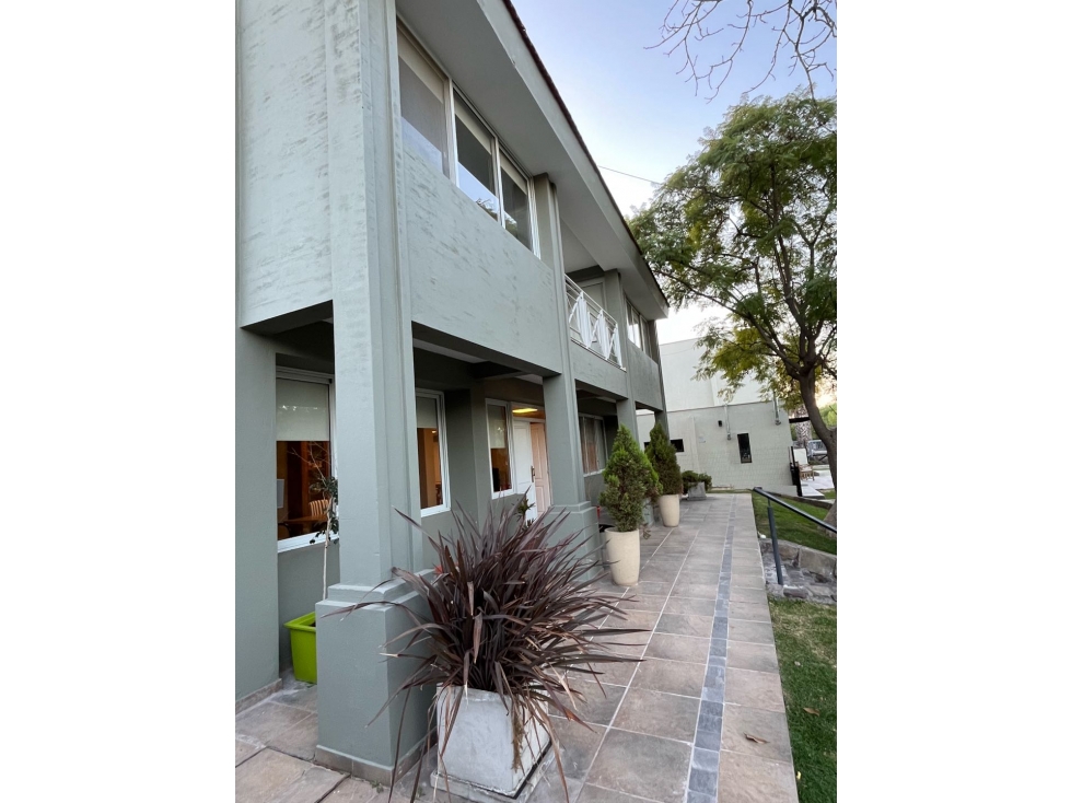 Casa en venta 4 Habitaciones Barrio Dalvian Mendoza - 3