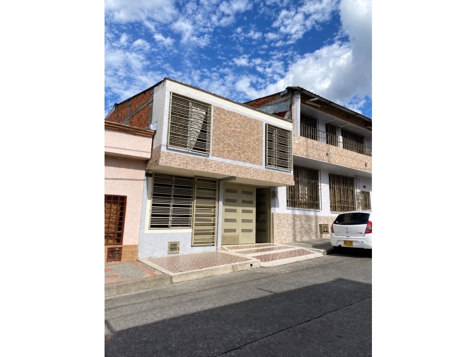 CASA EN VENTA BARRIO GRANADA - 1