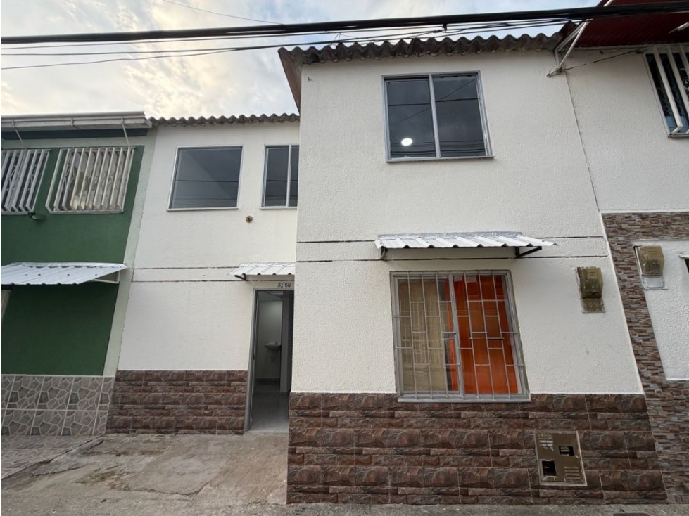 CASA EN VENTA BARRIO LAS BRISAS - 1