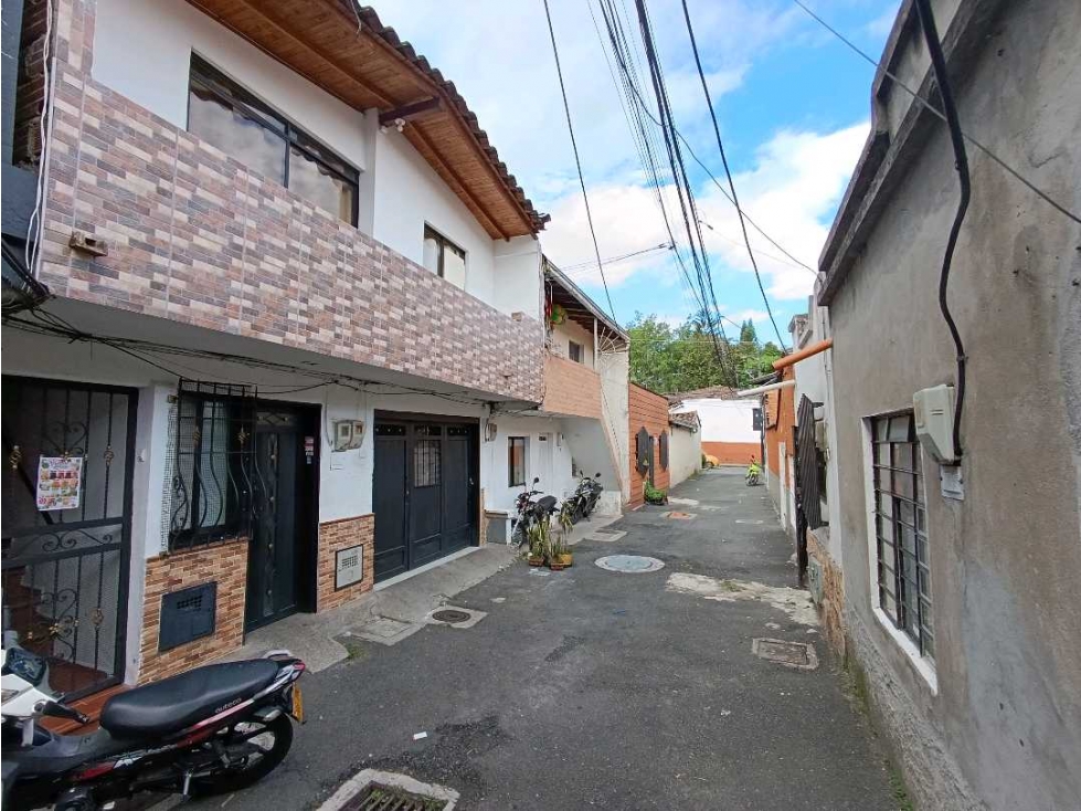 Casa En Venta, Barrio Las Flores - Envigado