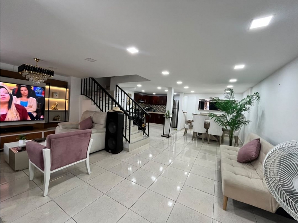 CASA EN VENTA BARRIO LOS KIOSCOS - 1