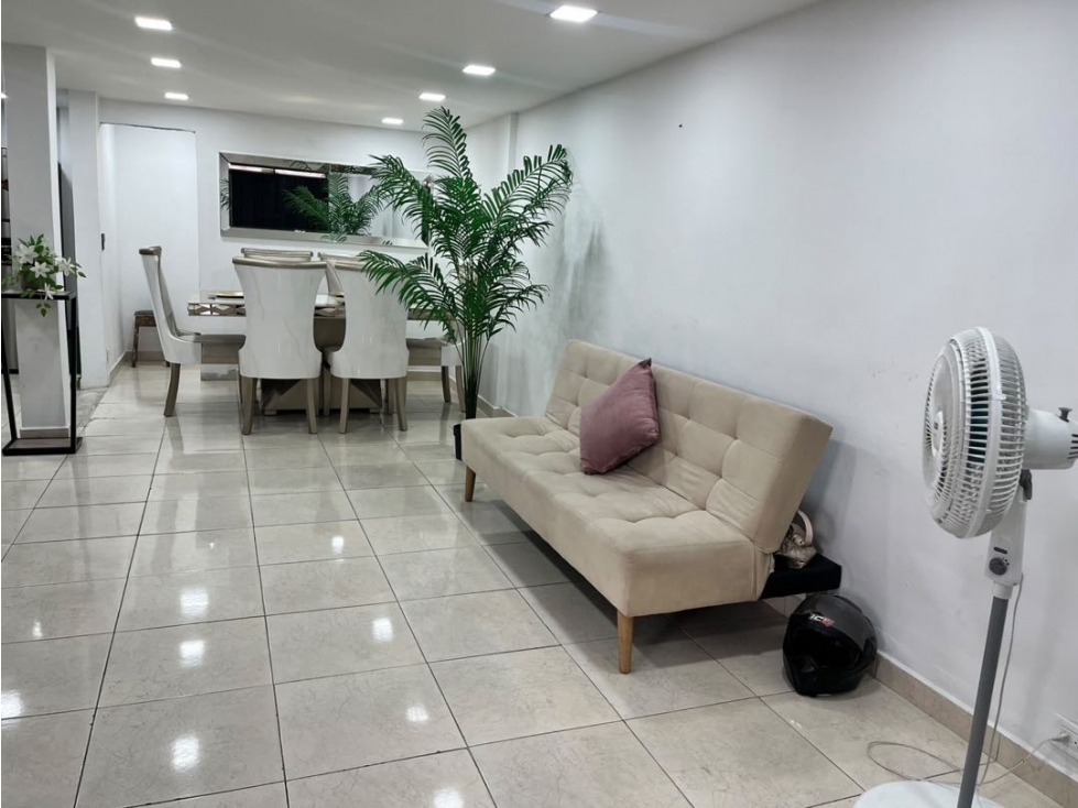 CASA EN VENTA BARRIO LOS KIOSCOS - 3