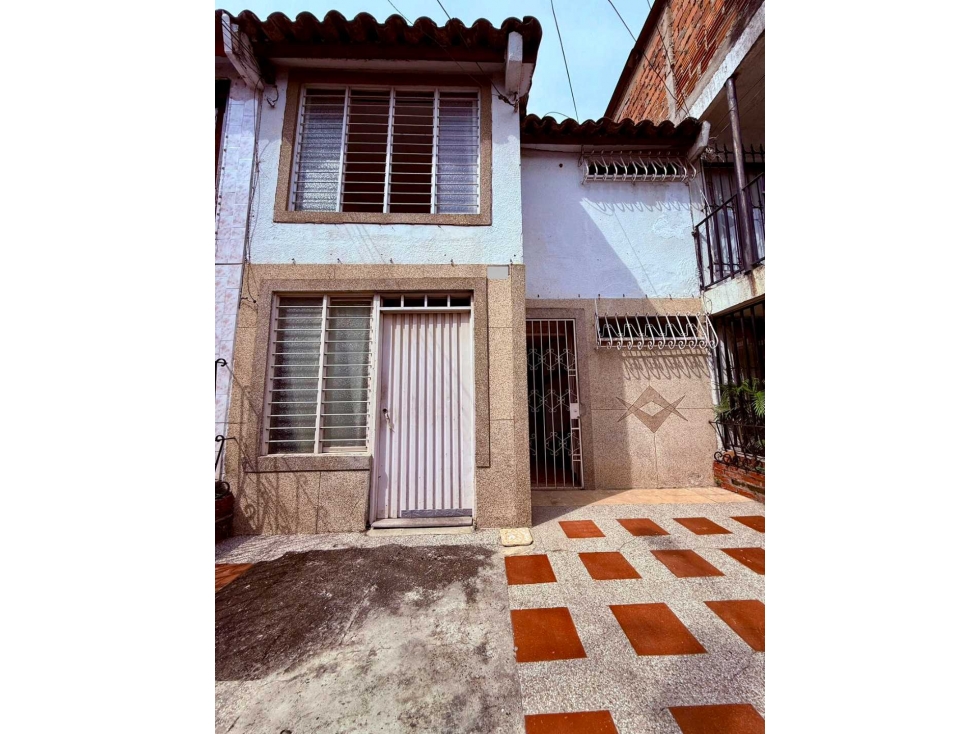 CASA EN VENTA BIFAMILAR EN LA RIVERA NORTE DE CALI