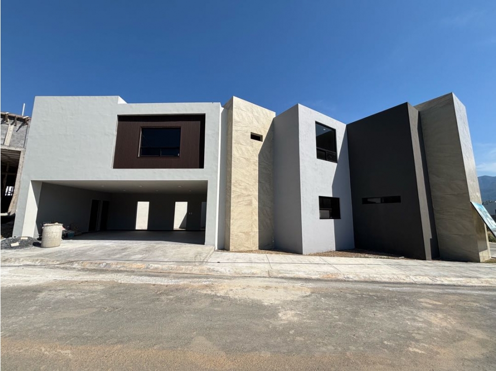 Casa en Venta Bosques de las Misiones Encino Carretera Nacional - 2