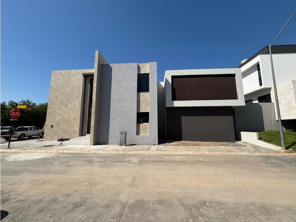 Casa en Venta Bosques de las Misiones Encino Carretera Nacional - 1