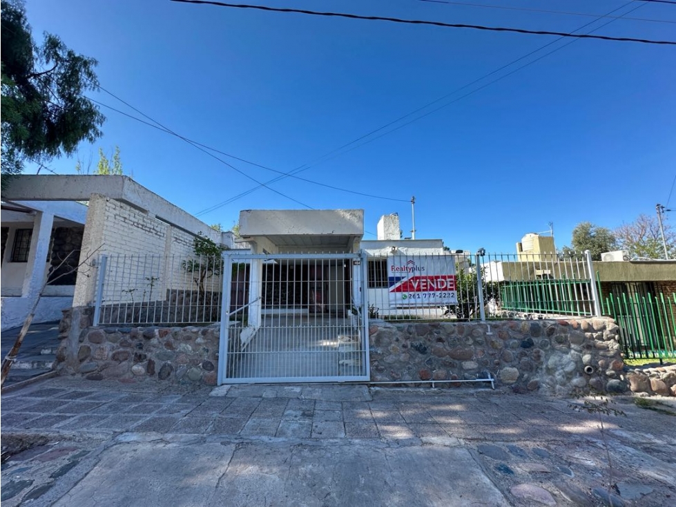 Casa en Venta calle Huarpes, B° Supe, Godoy Cruz