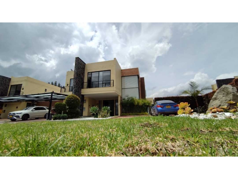 CASA EN VENTA CLUB HOUSE