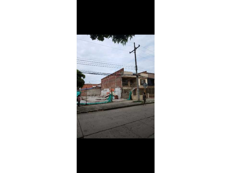 Lote en venta comercial esquinero en La base - 1